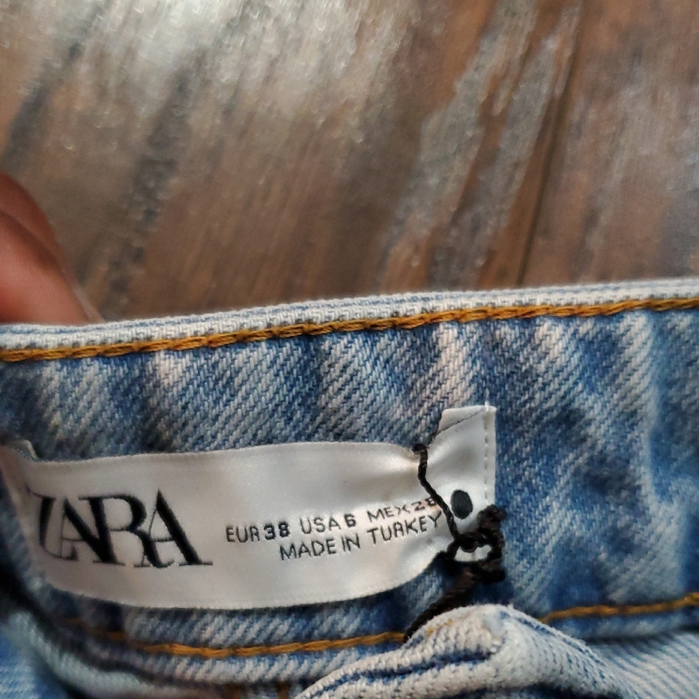Zara Denim Cargo Shorts with Frayed Hem - Picture 2 of 6